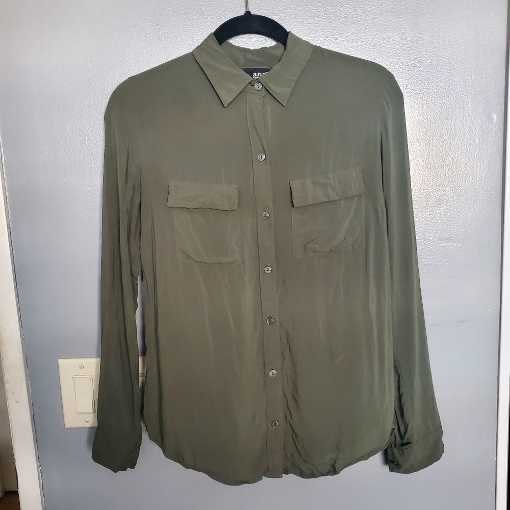 A.n.a Green button up top xs